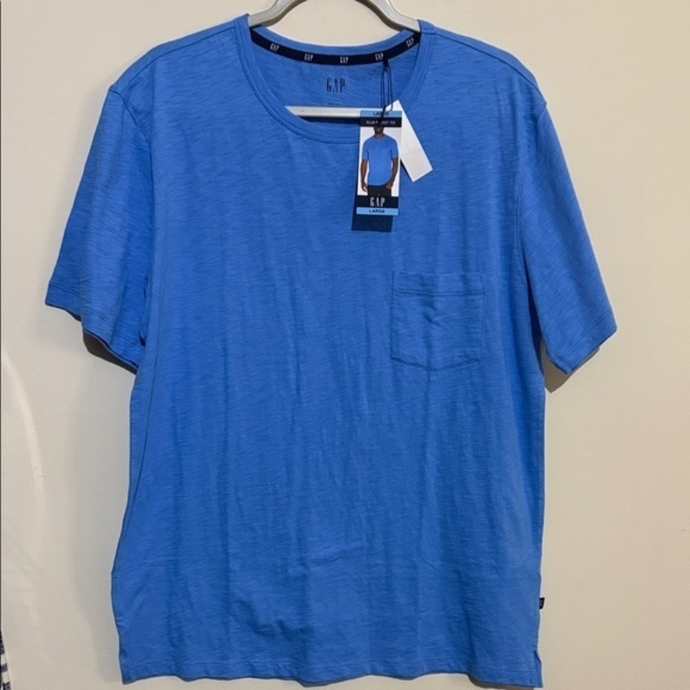 GAP Men's Short Sleeve Tee in Vibrant Blue